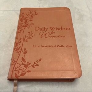 Daily Wisdom for Women Devotional Book 2016 Used Condition